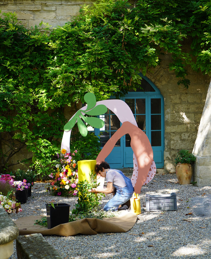 Mathilde décorant l'arche