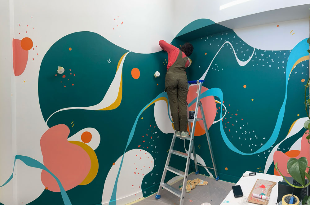 Moi entrain de peindre la fresque
